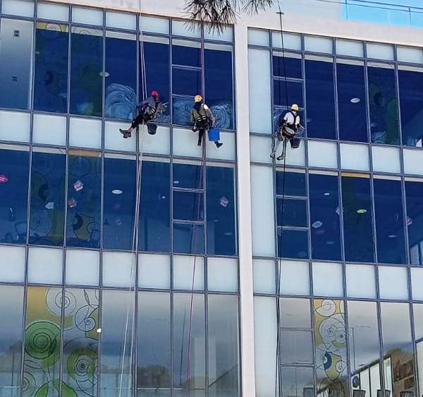 Societe nettoyage de vitres extérieur en hauteur à casablanca